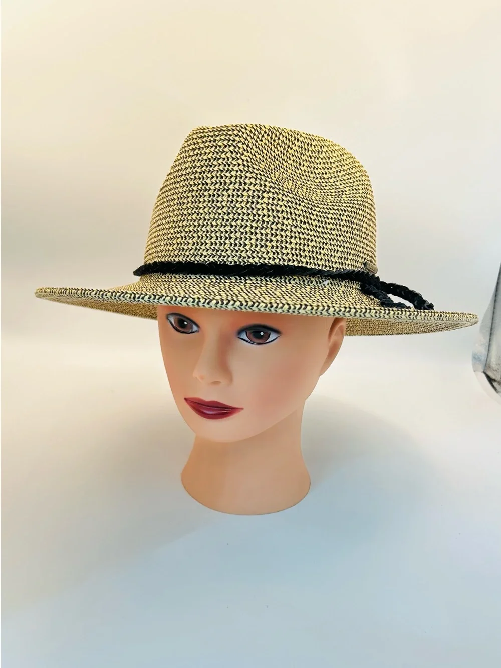 Overland one size adjustable straw, sun hat